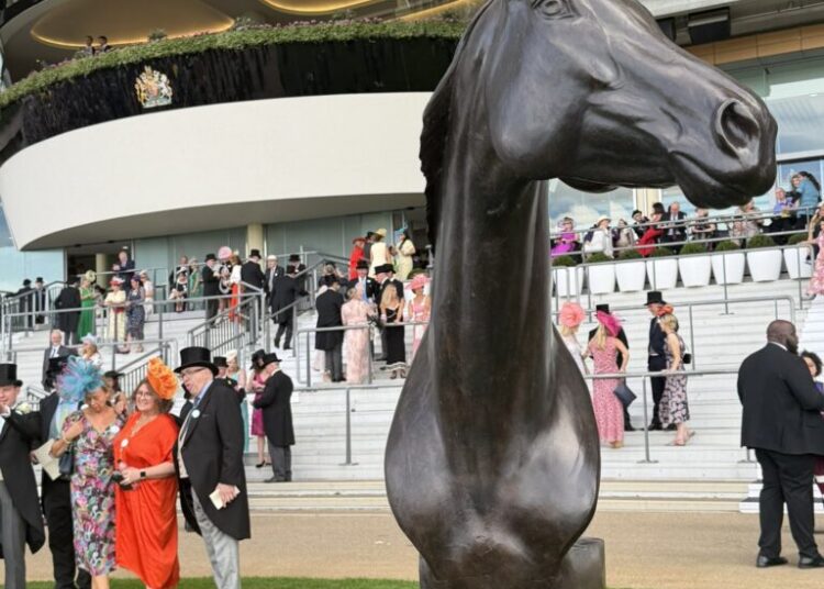 The King makes surprise Royal Ascot detour for special ceremony