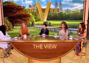 Guest co-host Kara Swisher blamed the backlash over Jenny Mollen's photo on cancel culture.@theview/youtube