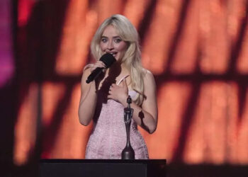Critics accuse Sabrina Carpenter of deliberately styling herself as childlike. Lucy North/Press Association/dpa