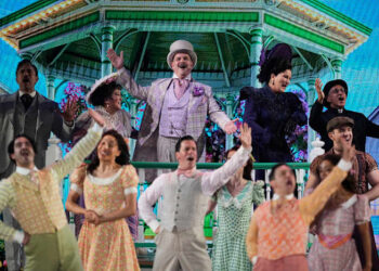 Tony winners thank voice teachers and babysitters as Broadway crowns 'Schmigadoon!'