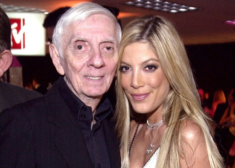 Aaron Spelling and Tori Spelling attend the 11th Annual Race to Erase MS in 2004Credit: Ray Mickshaw/WireImage