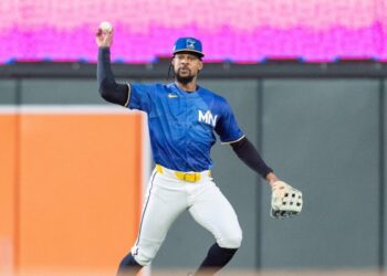 Twins' Byron Buxton in question ahead of rematch vs. Royals - Field Level Media - Professional sports content solutions