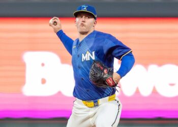Twins rally with 4-run sixth, take down Royals - Field Level Media - Professional sports content solutions