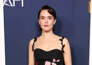 Zoey Deutch stars in the new romcom