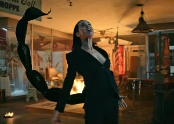 Katy Perry in Watch It Burn music video