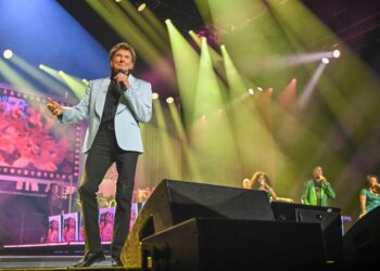Pop legend Barry Manilow performs at Glasgow’s OVO Hydro Arena in his comeback from cancer su ...