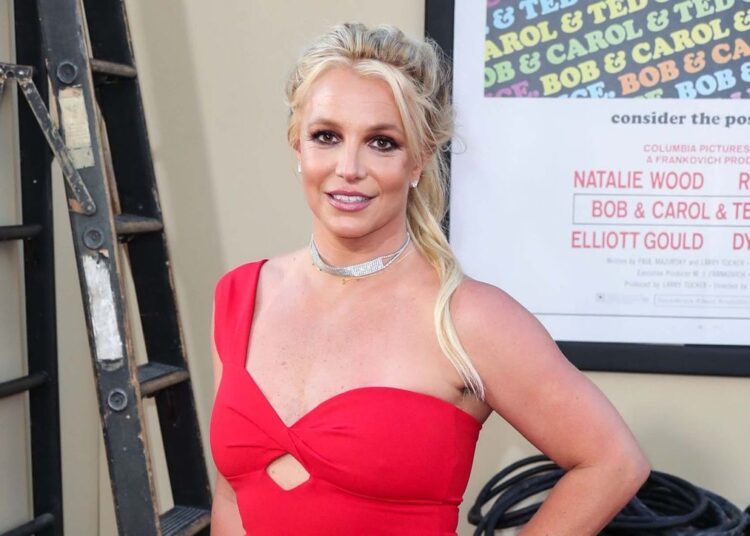 Will Britney Spears keep her new pin-straight hair as styled by Chris Appleton?