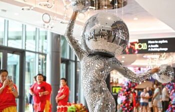 ‘An entirely new experience’: Hollywood Casino Aurora opens $360 million entertainment complex – CDC Gaming