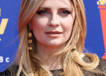 <span class="wp-caption-text">MEGA</span>