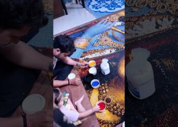 600+ घंटे। 400000 मोती। एक दिव्य स्वरूप। ✨#radhakrishna #shorts #art