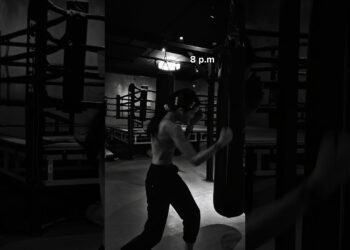 art🎨/boxing🥊 Same day. Different routine.#artist #boxing  #shadowboxing #transformation #lockedin