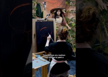 This Artist Paints with BOTH Hands in this Art Competition