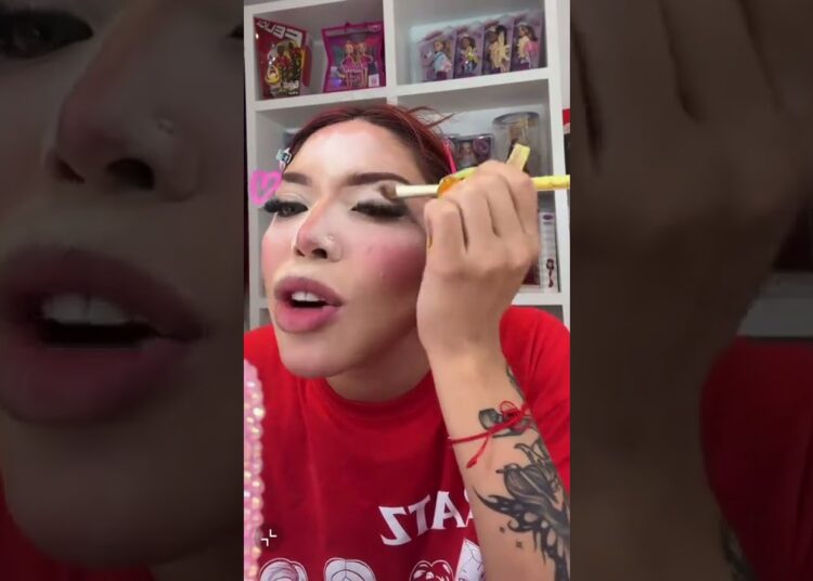 #yerimua #maquillajeduradero #maquillajenovia #chisme #maquillaje #caracterizacion #comedia #grwm