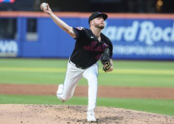 Mets score 5 runs in 8th to top Royals - Field Level Media - Professional sports content solutions