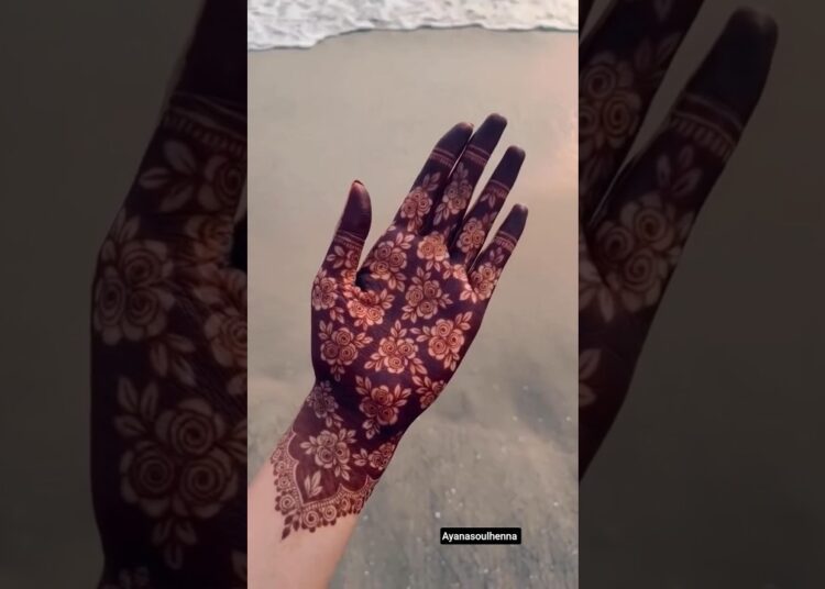 stain transition alert!😱#henna #hennamagic #creativehenna #hennadesign #mehandi #viral #artist #art