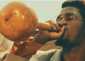 Mundeke Nenywere – TomDee Ug (Official Music Video)