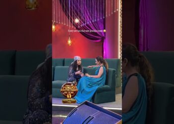 Every set has that one gossip corner😂