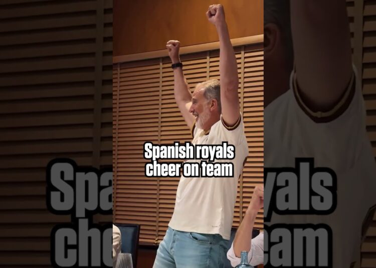 How the Spanish ROYAL FAMILY reacted to reaching the WC Final 👑 (via casareal.es/IG)