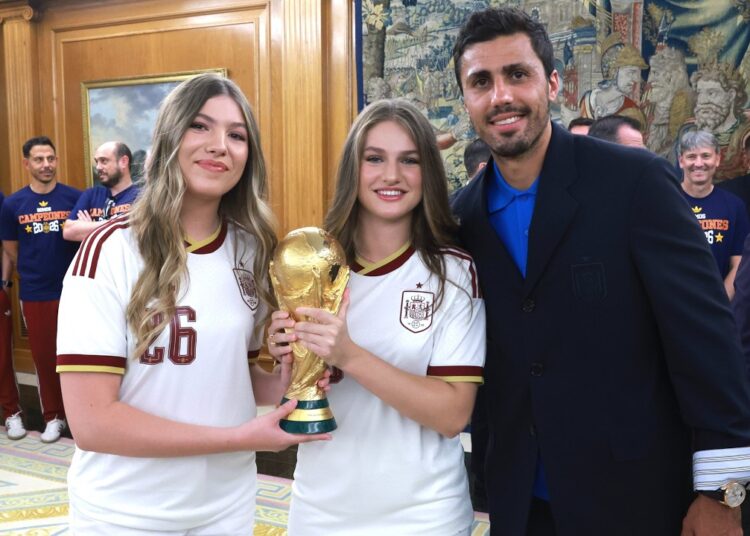 Princess Leonor & Infanta Sofía Welcome Spain’s World Champions | Emotional Royal Celebration 🇪🇸🏆