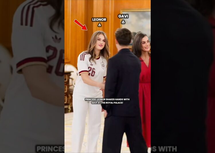 Princess Leonor Shakes Hands with Gavi at the Royal Palace! 🤝⚽🇪🇸