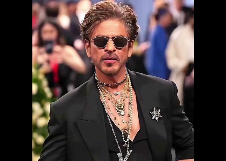 Indian celebrity how phone use!