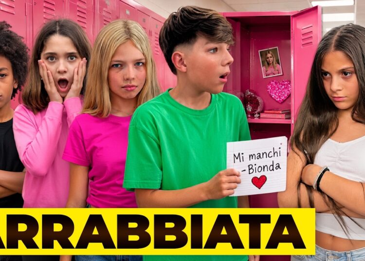 GOSSIP: LA BIONDA ANGELICA MI LASCIA UN BIGLIETTO D’AMORE NEL MIO ARMADIETTO E MAYA IMPAZZISCE