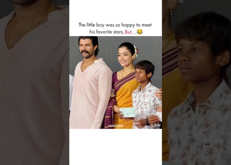 He Turned Into A Celebrity The Moment He Saw The Camera 😂📸 #bollywood #stars