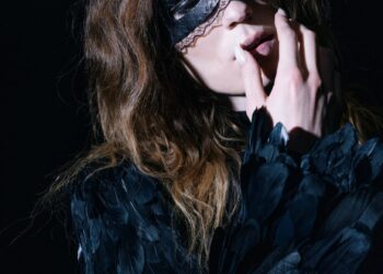 2hollis Shifts Gears With New Single 'Hurt' | News