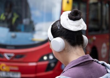 41 per cent of people in the UK haven't listened to a full album in a year, poll shows