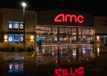 AMC Entertainment (NYSE:AMC) Shares Climb Following ‘The Odyssey’ Milestone, While Dilution Underscores Cash Flow Challenges