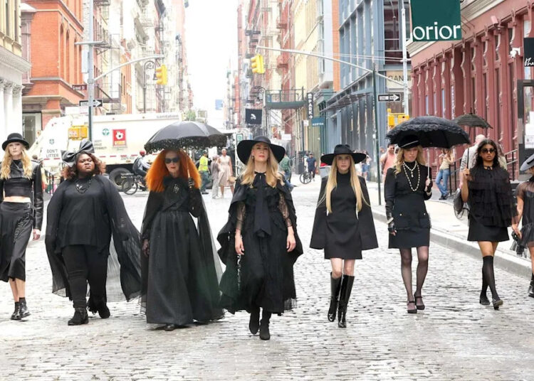 Sarah Paulson, Emma Roberts, Frances Conroy, and more spotted on the 'American Horror Story' setCredit: Jose Perez/Bauer-Griffin/GC Images