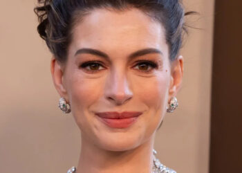 Anne Hathaway reveals Princess Diaries 3 script was scrapped