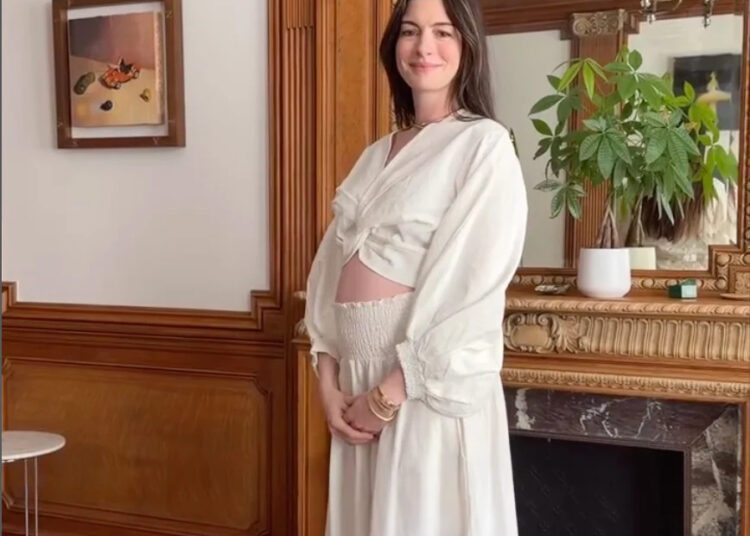 <span class="wp-caption-text">Instagram/Anne Hathaway</span>