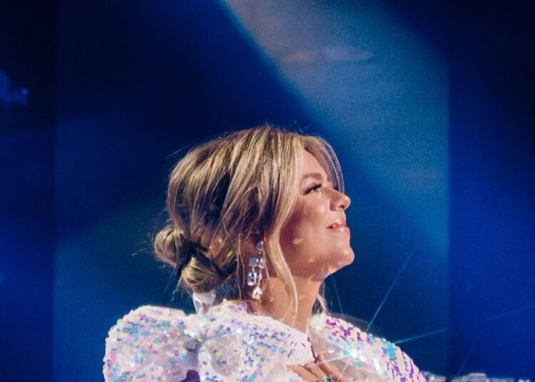 Anne Wilson Debuts New Unreleased Song, ‘Who I Am To You’