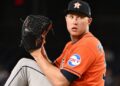 Astros trade relief pitcher to Royals for prospect