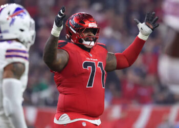 Brandon Aiyuk sends new message to 49ers with saxophone music, dance