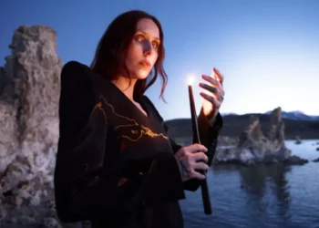 Chelsea Wolfe's New Album "The Dark" To Arrive In August, "Cold" Music Video Debuts