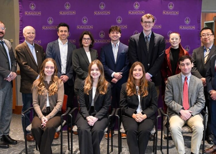 Class of 2026 Business Honors Program Graduates