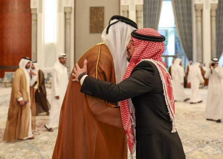 Crown Prince extends condolences to Qatar emir over passing of Sheikh Hamad