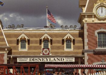 Disneyland to offer $71 tickets for Anaheim residents