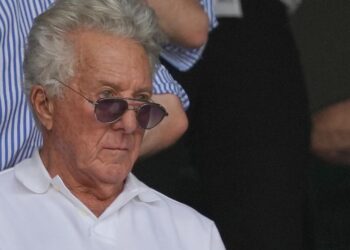 Dustin Hoffman and 'cricket royalty' Sachin Tendulkar among celebrities at Wimbledon | Entertainment