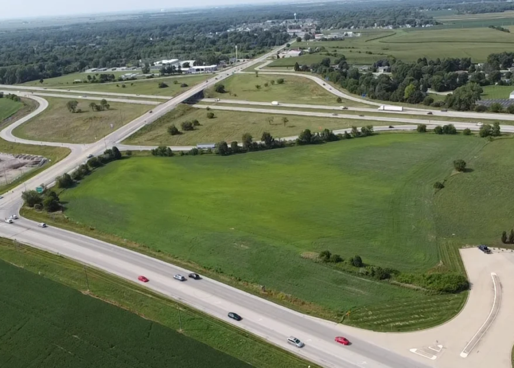 'Entertainment center' with bowling, arcade, restaurant, bar planned for southeast Mahomet | Restaurants