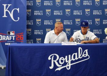 Fort D alum Wickersham signs with Kansas City Royals