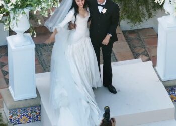 exclusive los angeles, ca matty healy dips and kisses his bride gabbriette as they tie the knot at a romantic sunset wedding beneath the hollywood sign pictured matty healy, gabbriette bechtel backgrid usa 18 july 2026 usa 1 310 798 9111  usasalesbackgridcom uk 44 208 344 2007  uksalesbackgridcom uk clients pictures containing children please pixelate face prior to publication