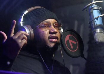 Gmac Cash asks 'what's going on with the air?' on new wildfire song