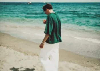 Go with the flow in ARRIE's latest single "Ride The Wave"
