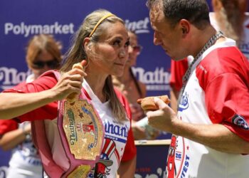 Hot dog eating champs seek to repeat in Nathan's Famous contest | Entertainment