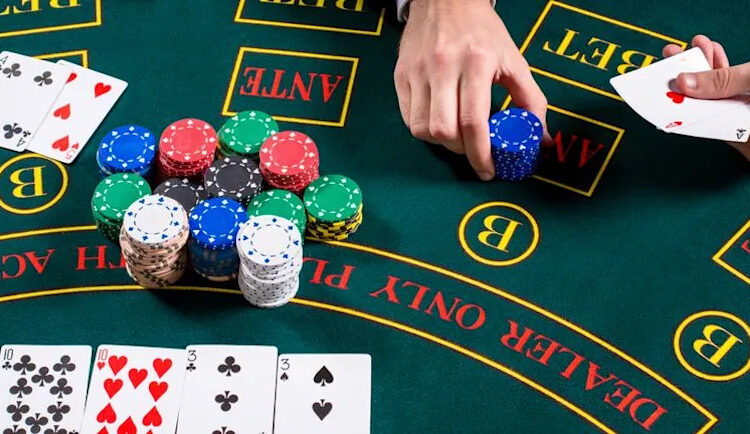 How Investors Are Reacting To Caesars Entertainment (CZR) Expanding Tribal-Linked Online Casinos And Digital Wallets In Maine