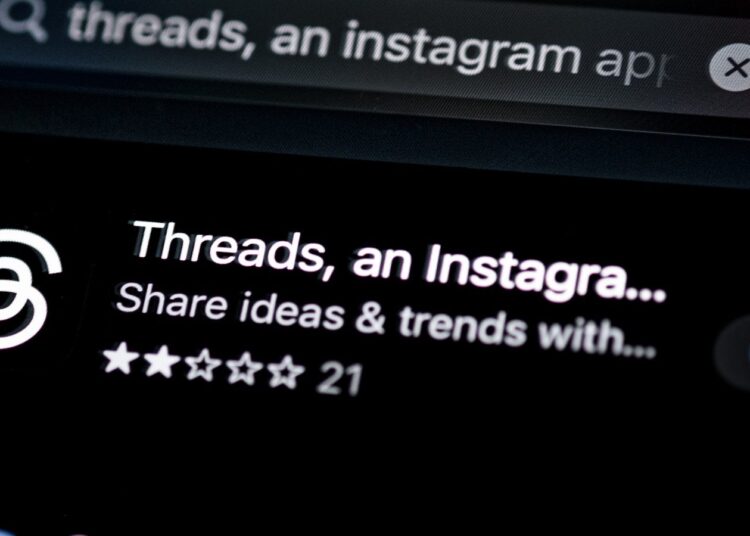 How to use the new Threads Live Chat features