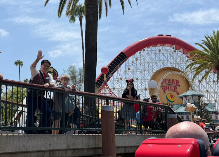 I spent a day on Disneyland's $800-per-hour VIP tour. Here's why stars like Kardashians and royals love it